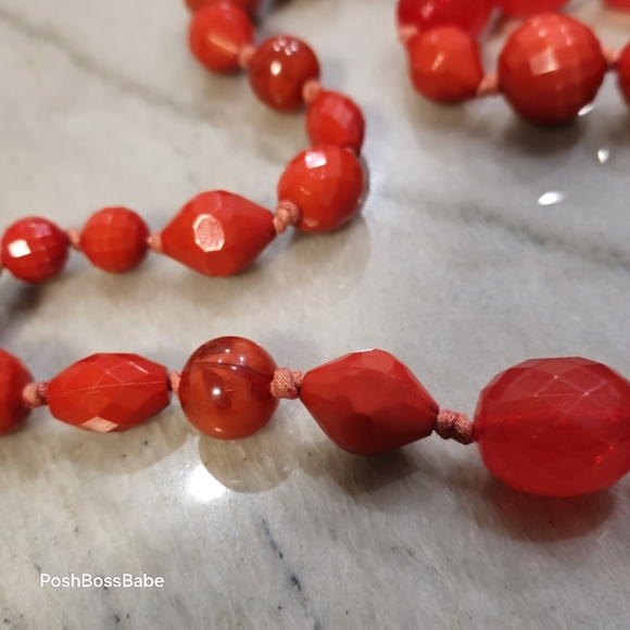 𝙇𝙖𝙧𝙜𝙚 𝙘𝙝𝙪𝙣𝙠𝙮 𝙧𝙚𝙙 𝙣𝙚𝙘𝙠𝙡𝙖𝙘𝙚 𝙝𝙖𝙣𝙙 𝙠𝙣𝙤𝙩𝙩𝙚𝙙 - Picture 6 of 9